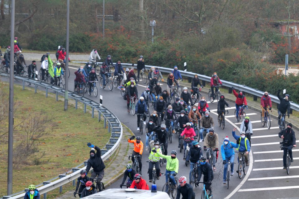 Fife years Paris agreement bicycle demonstration Berlin 2020-12-12 55