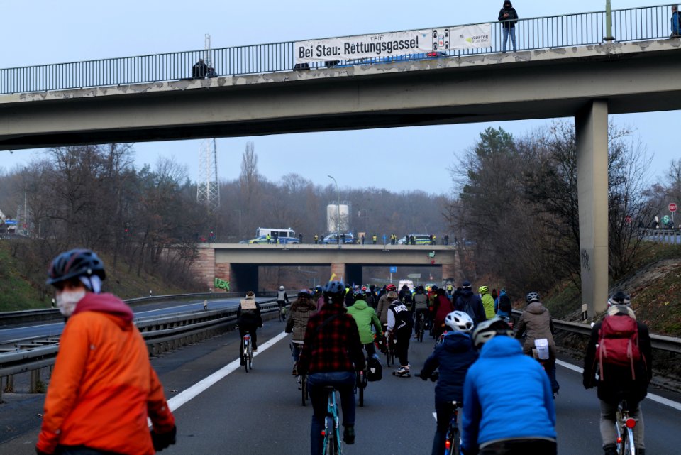 Fife years Paris agreement bicycle demonstration Berlin 2020-12-12 77