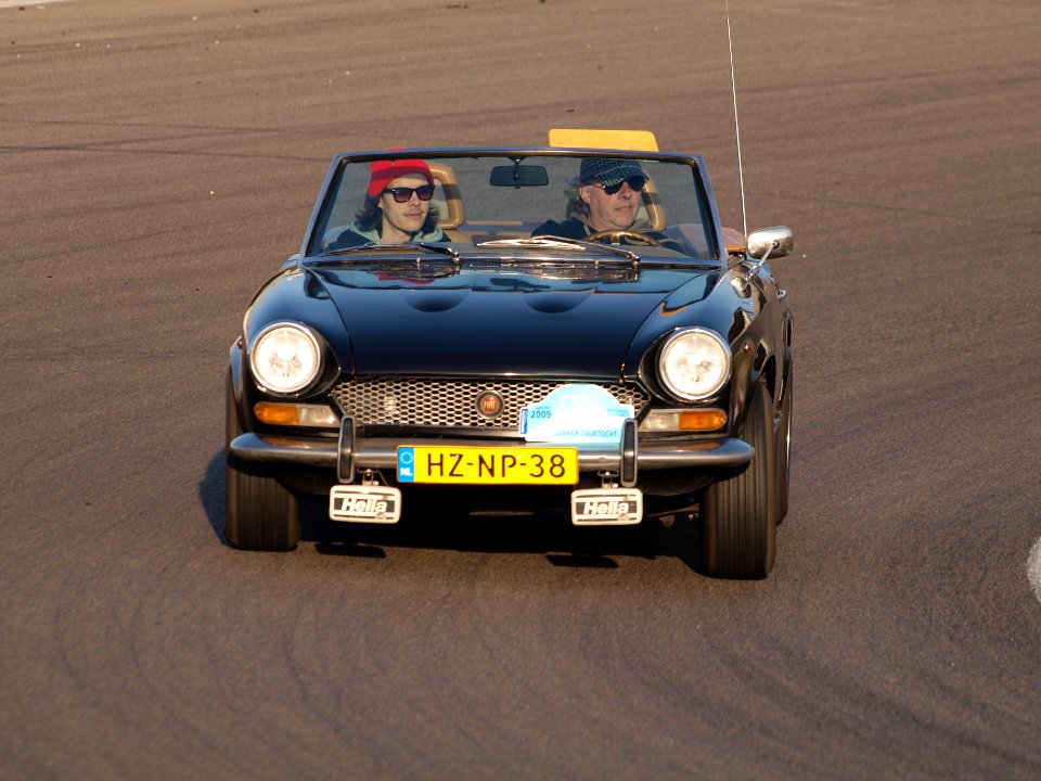 Fiat 124 Sport Spider 1800 US dutch licence registration HZ-NP-38 pic2