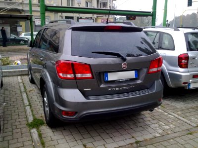Fiat Freemont vista posteriore