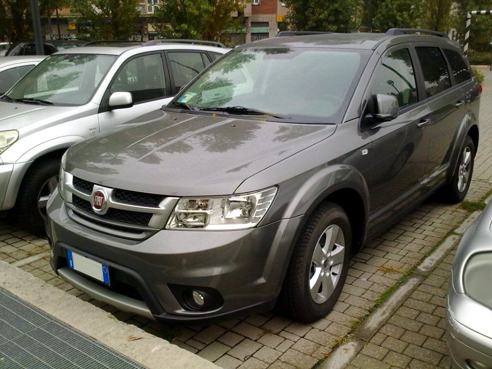 Fiat Freemont trequarti frontale
