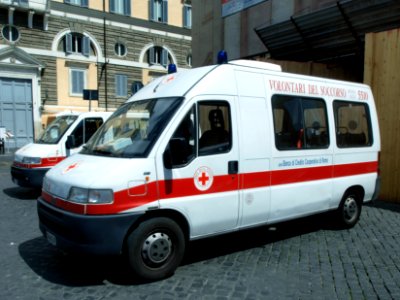 Fiat 250 Ambulance in Rome pic1