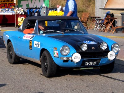 Fiat 124 Sport Spider 1600 US dutch licence registration YR-39-VF pic2