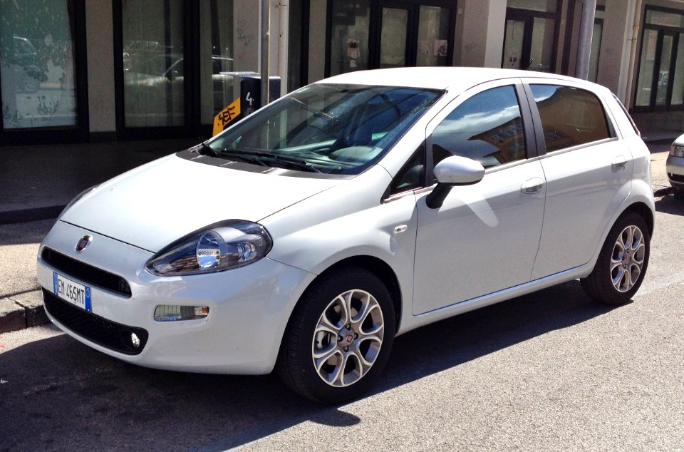Fiat Punto 2012 5door front