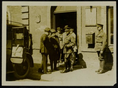 Field Marshal Sir Douglas Haig meets M. Clemenceau on the British Front., Bestanddeelnr 158-0143