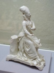 Figure, Würzburger Porzellanmanufaktur, date unknown, porcelain - Mainfränkisches Museum - Würzburg, Germany - DSC04927