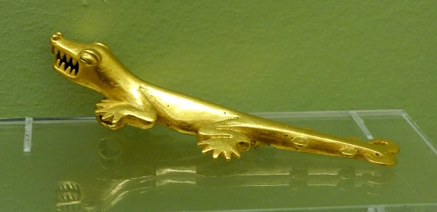 Figure in the form of a cayman, Cocle, Panama, 800-1500 AD, gold - Fitchburg Art Museum - DSC08821