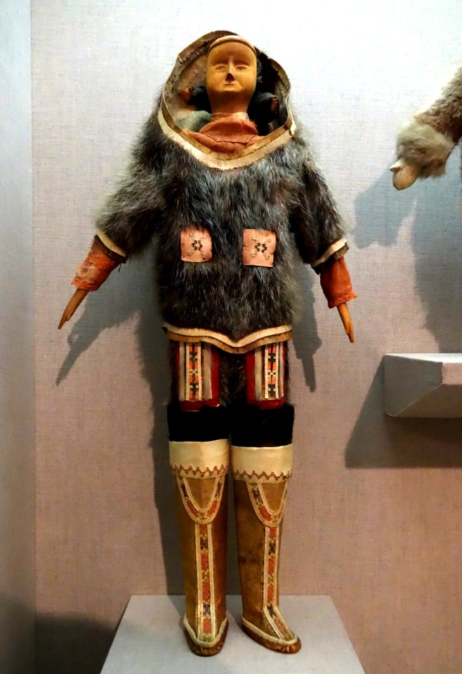 Figure (mother and child), Greenland, Kalaallit, c. 1910, wood, elk skin, sea mammal fur, commercial cotton fiber - De Young Museum - DSC00280