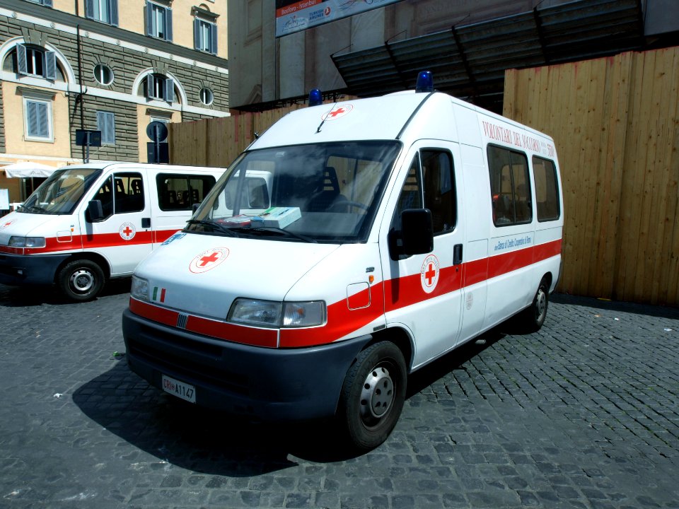 Fiat 250 Ambulance in Rome pic2