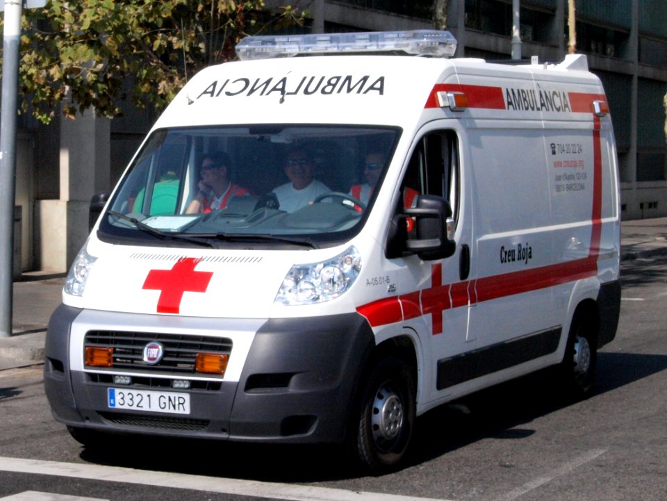 Fiat Ambulancia Creu Roja car A-05.01-B pic3