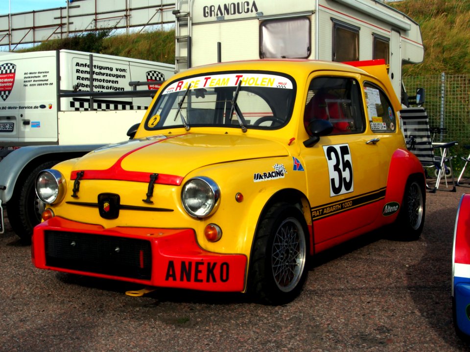 Fiat Abarth 1000 Yellow pic1