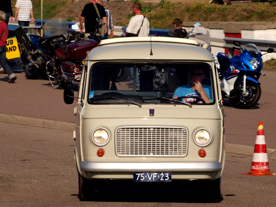 Fiat 238 dutch licence registration 75-VF-23 pic02