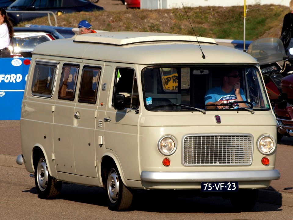 Fiat 238 dutch licence registration 75-VF-23 pic01