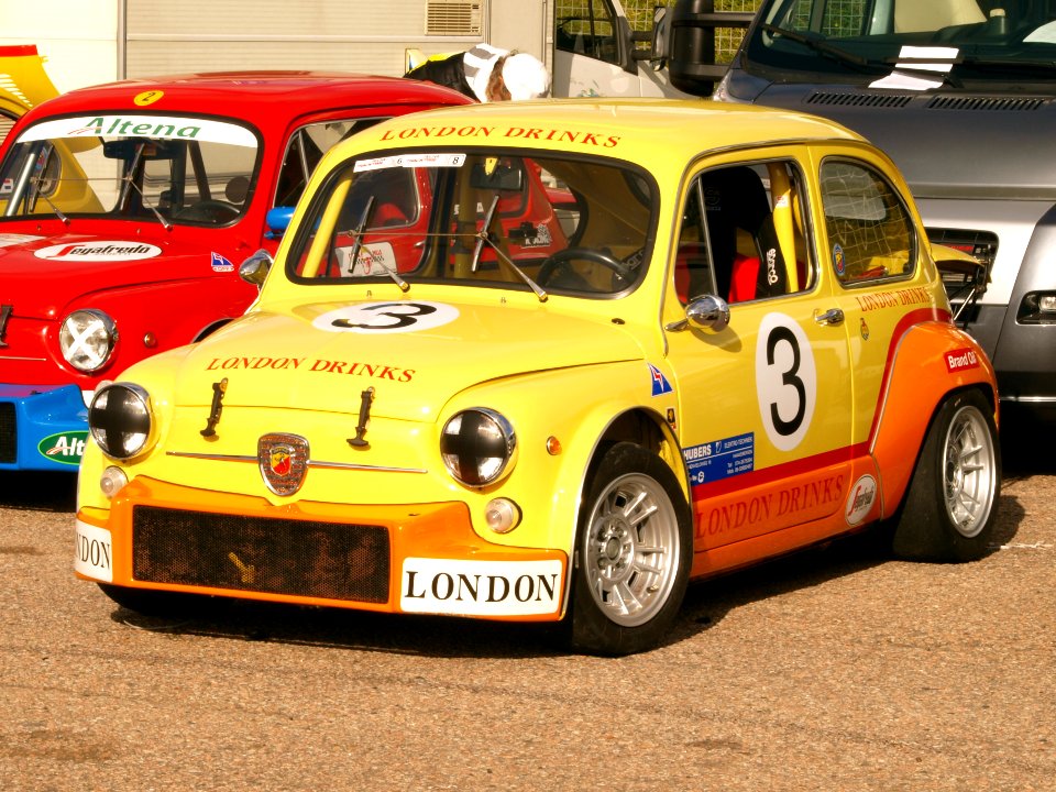 Fiat Abarth 1000 Light yellow pic2