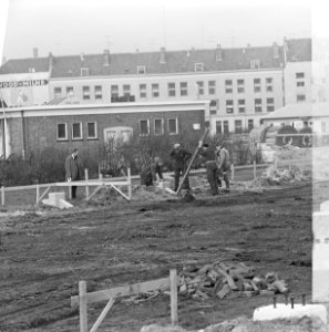 Fundamentblokken voor tijdelijk Ahoy-complex worden aangebracht op het voormalig, Bestanddeelnr 919-0103