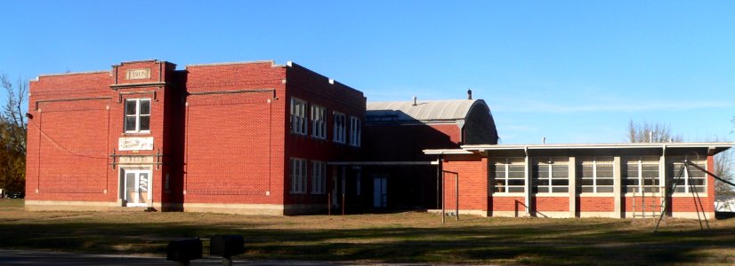 Fulton, Kansas school from SSE 1