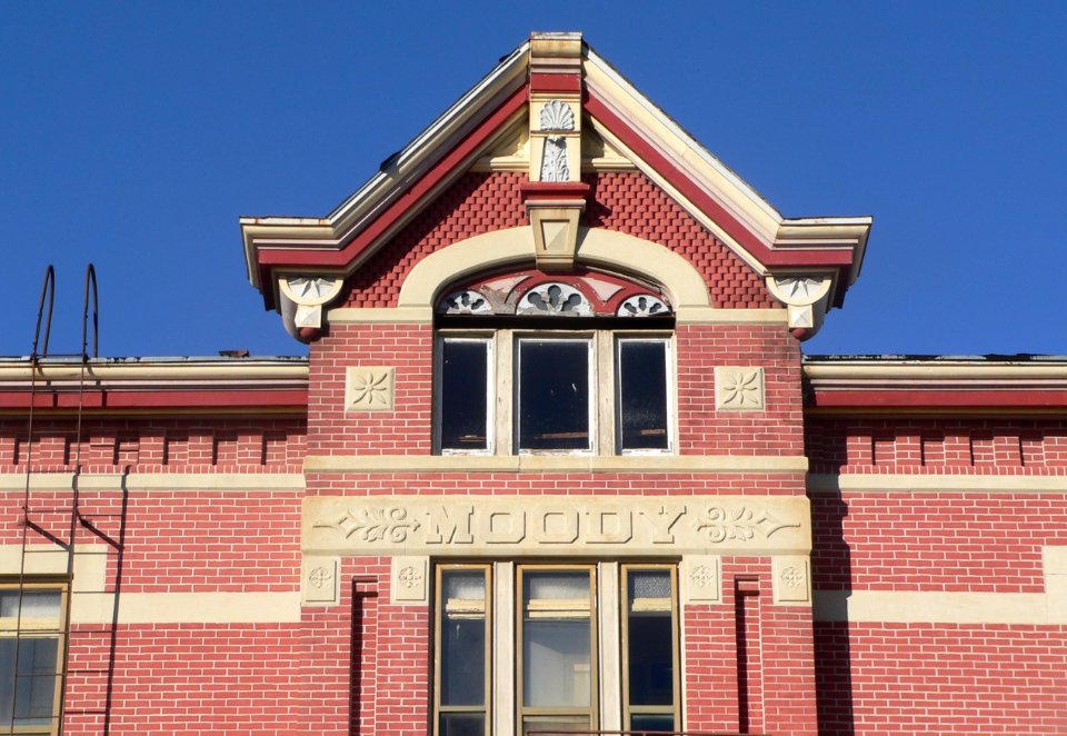 Ft. Scott, Moody bldg, S side detail 1