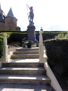 Froidestrées (Aisne) monument aux morts