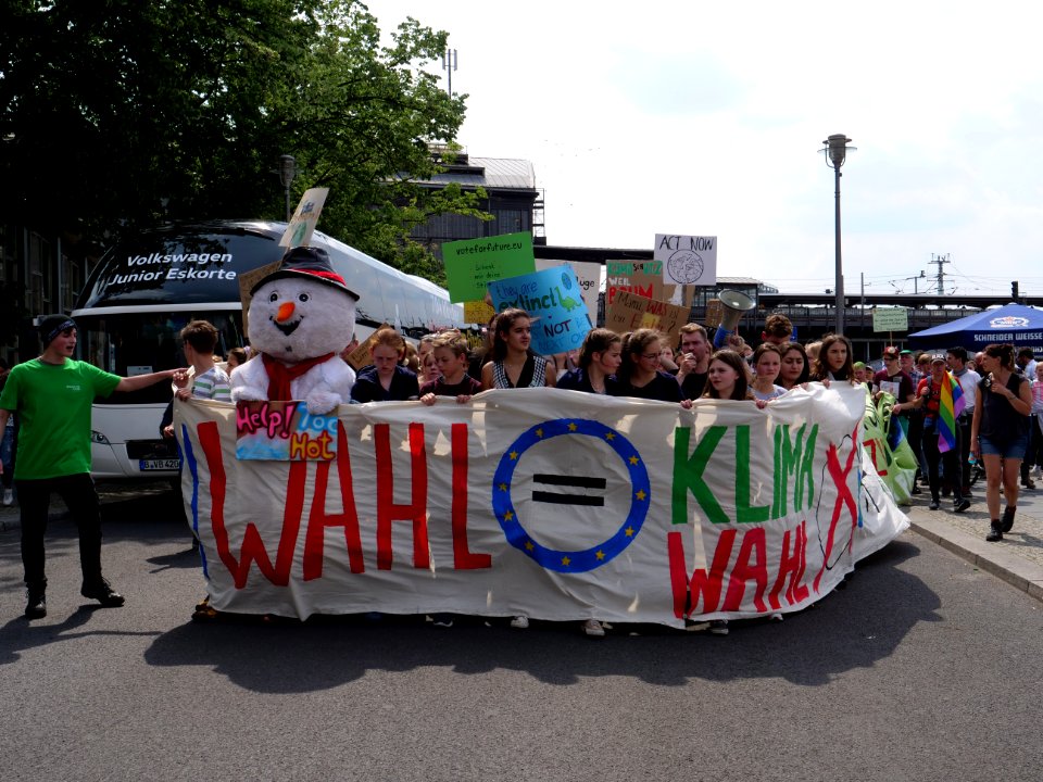 Front of the FridaysForFuture protest Berlin 24-05-2019 61