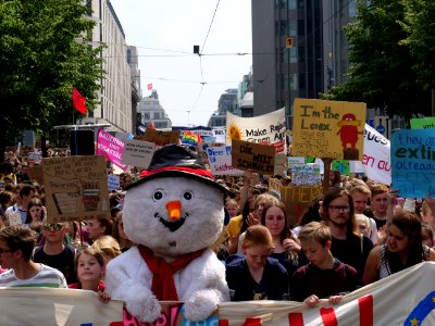 Front of the FridaysForFuture protest Berlin 24-05-2019 80