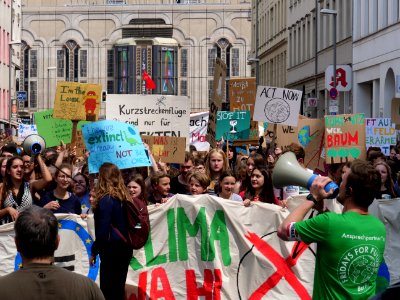 Front of the FridaysForFuture protest Berlin 24-05-2019 83