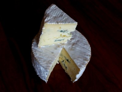 Fromage de Haute Loire - Fourme bleue au lait cru de vache - La Bassoise