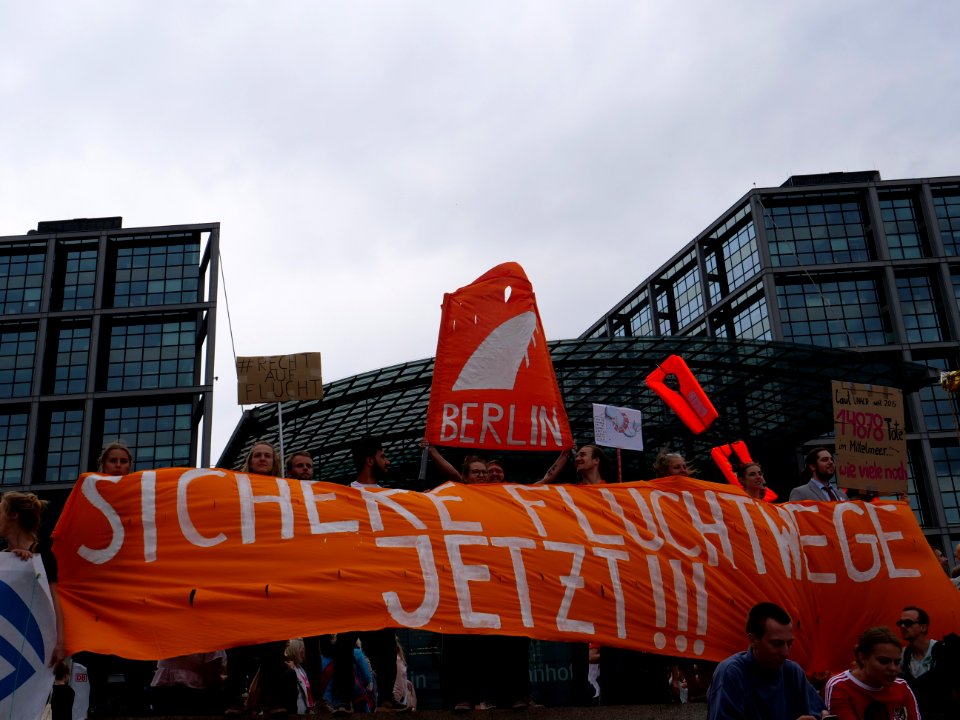 Front of the Seebrücke demonstration Berlin 06-07-2019 85