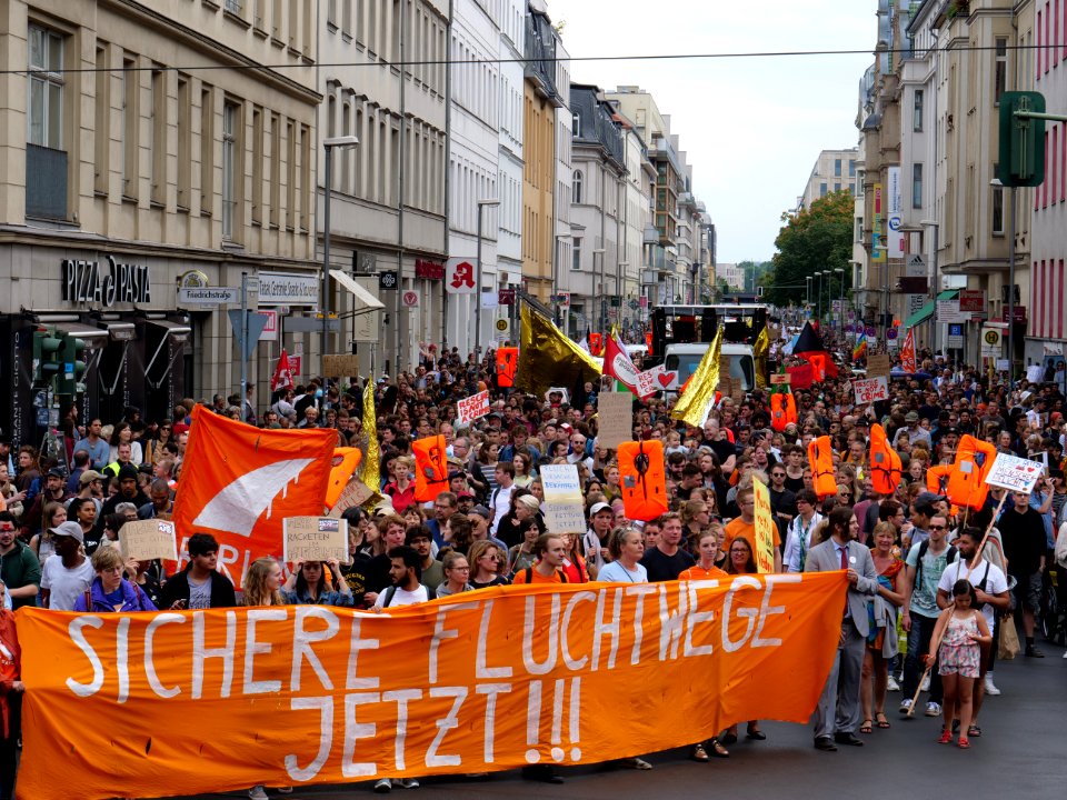Front of the Seebrücke demonstration Berlin 06-07-2019 44