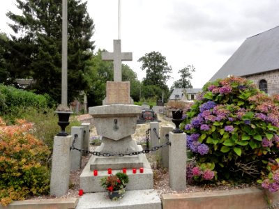 Fultot (Seine-Mar.) monument aux morts
