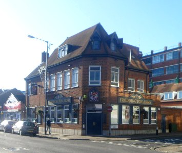 Froddington Arms pub, 55 Fratton Road, Fratton (November 2017) (2)