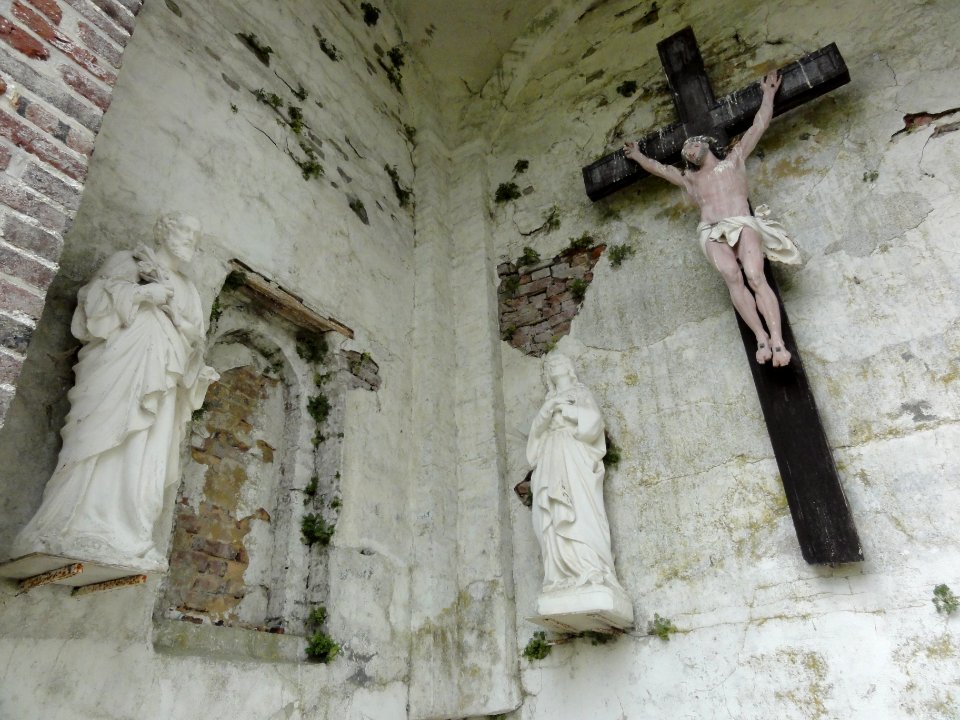 Fultot (Seine-Mar.) oratoire du calvaire intérieur (01)
