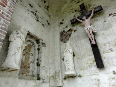 Fultot (Seine-Mar.) oratoire du calvaire intérieur (01)