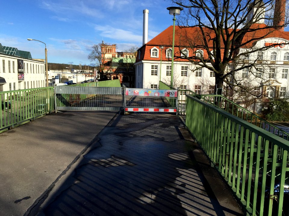 Fußgängerüberführung Bahnhof Industriegelände Dresden