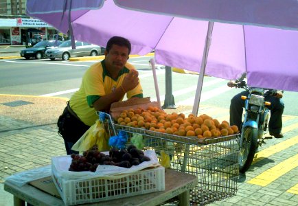 Fruits Salesman in Maracaibo photo