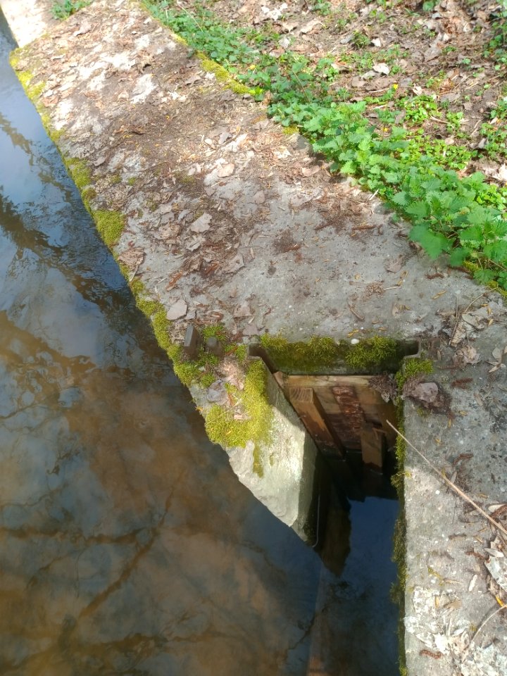 Fuchsbach, Gewässerkreuzung Floßbach (2)