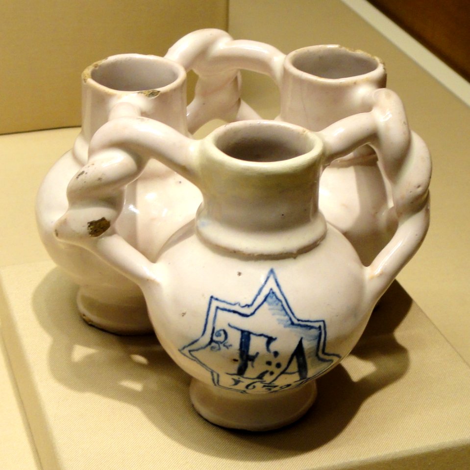 Fuddling Cup, London, dated 1639 - Nelson-Atkins Museum of Art - DSC08803