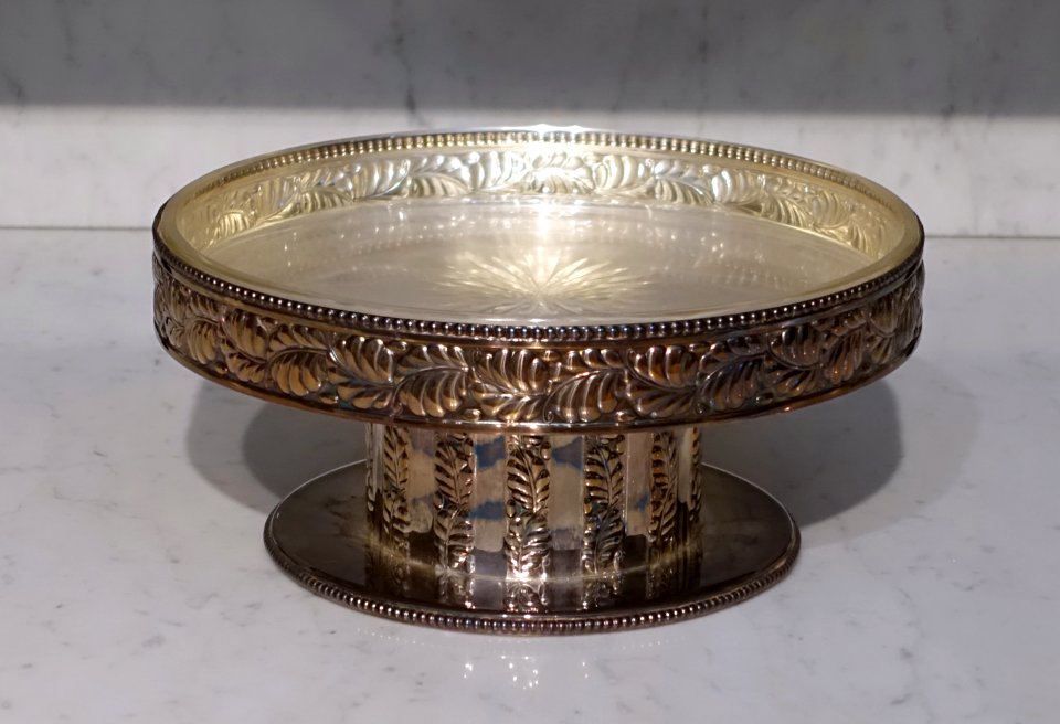 Fruit bowl, designed by Josef Emanuel Margold, Firma Carl Schappel, Haida, before 1914, white metal, silvered - Museum Künstlerkolonie Darmstadt - Mathildenhöhe - Darmstadt, Germany - DSC06007