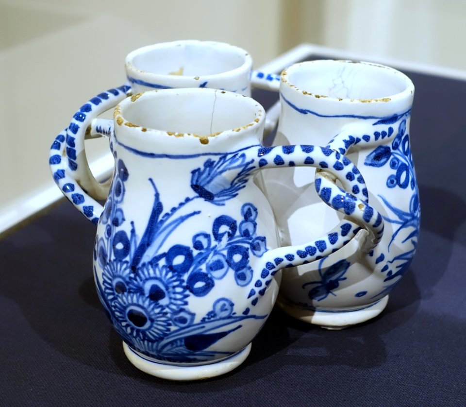 Fuddling cup, probably Lambeth, England, c. 1650-1700, tin-glazed earthenware - Dallas Museum of Art - DSC04748