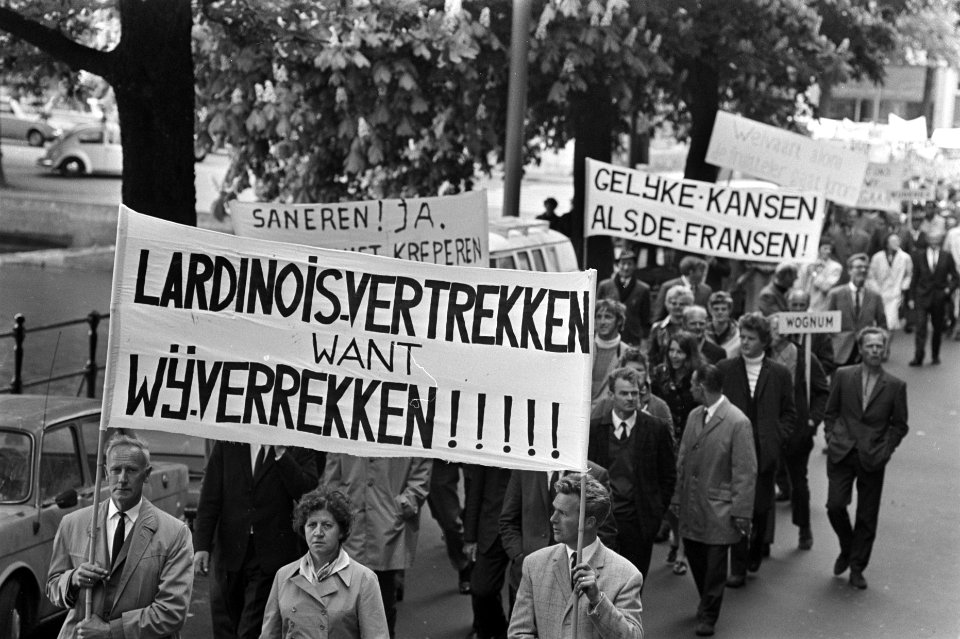 Fruittelers demonstreren in Den Haag demonstranten onderweg naar Ministerie van, Bestanddeelnr 923-5494