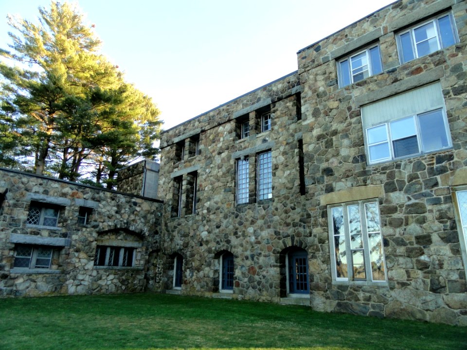 Frost Hall - Gordon College - DSC02691
