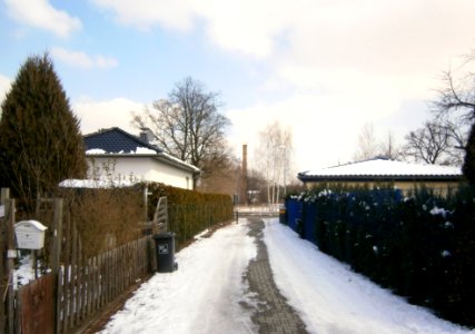 FrzBuchholz LaFamilleStraße-Weg Ost 52.597603 13.429681