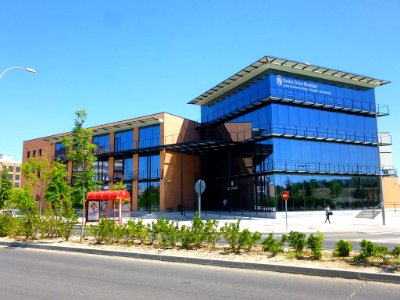 Fuenlabrada - Centro Cívico Municipal del Barrio del Hospital y Junta Municipal de Distrito Barrio Vivero, Hospital y Universidad 1