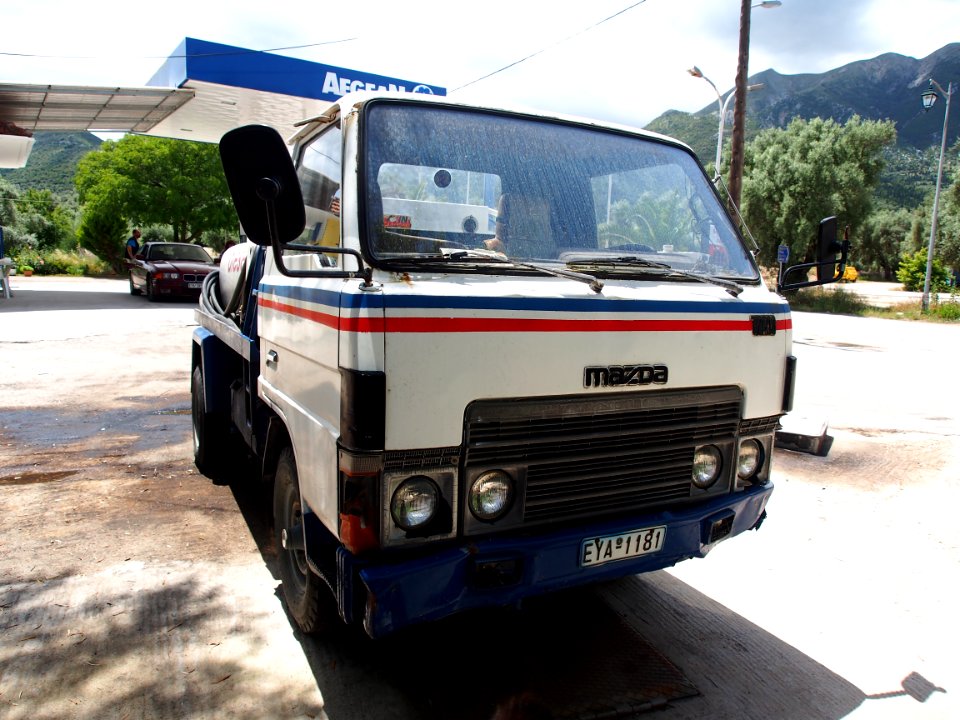 Fuel bowser Mazda, Aegean, pic3