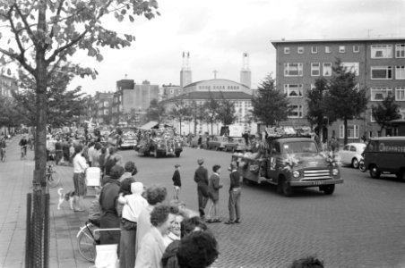 Fruitcorso in Amsterdam Versierde wagens, Bestanddeelnr 912-8981