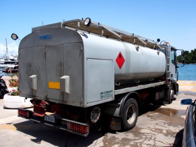 Fuel bowser Iveco Eurocargo,Pennelli, pic1