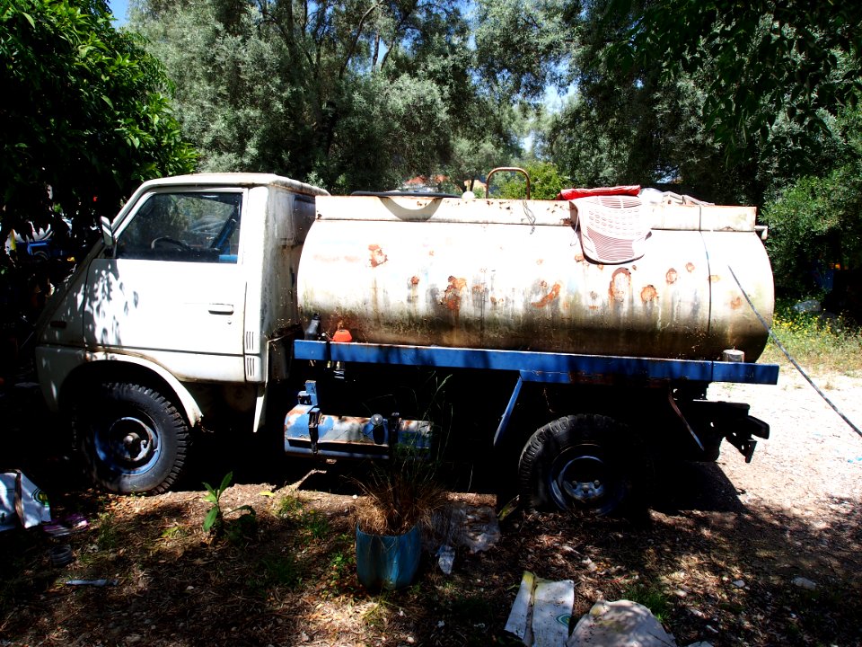 Fuel bowser Toyota, Aegean, pic3