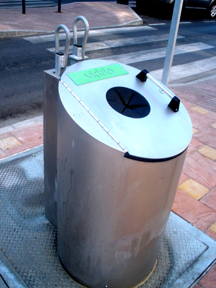 Fuengirola - Contenedores de reciclaje 4