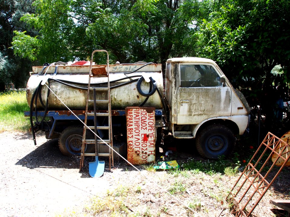 Fuel bowser Toyota, Aegean, pic1