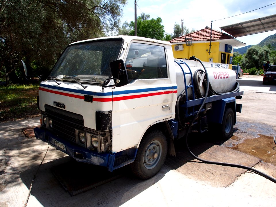 Fuel bowser Mazda, Aegean, pic4