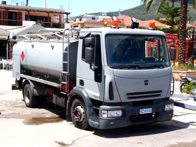Fuel bowser Iveco Eurocargo,Pennelli, pic3